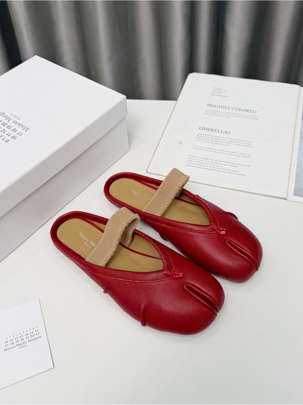 Maison Martin Margiela Red Leather Split-Toe Mules with Tan Strap - Picture 2 of 9